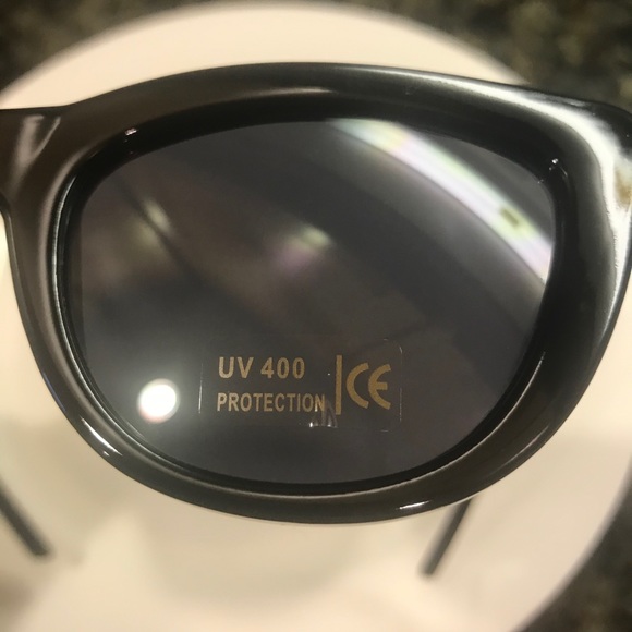 New! Black Oversized Cat-eye Sunglasses - Picture 6 of 7